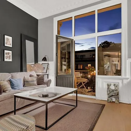 Harmonious Luxury In The Middle Of The Appartement *